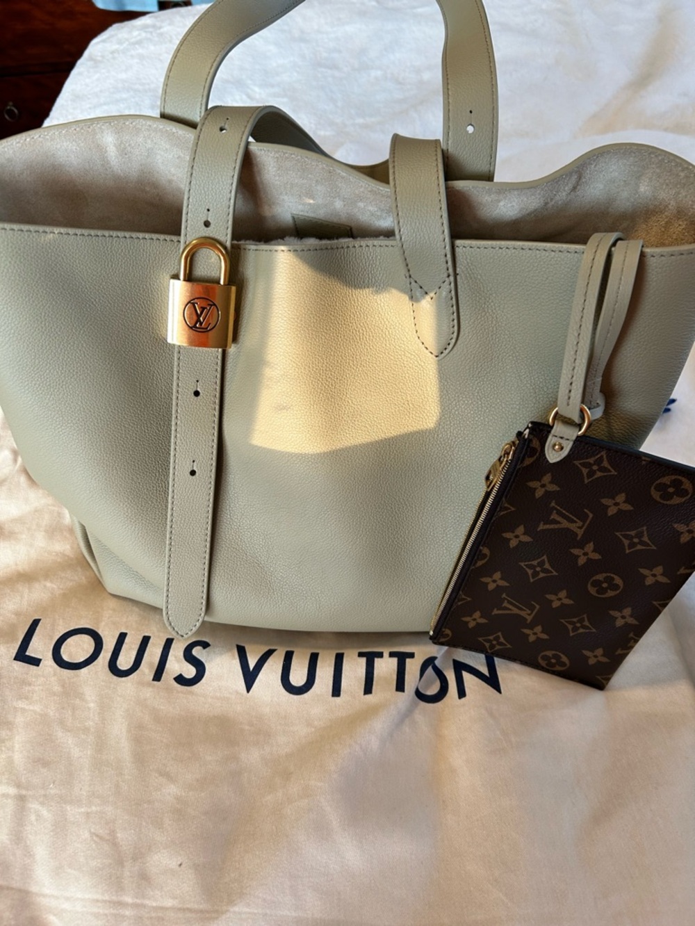 Offers welcome! Louis Vuitton LowKey MM Tote 👜 ❤️
Pristine condition.
